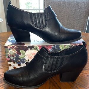 Baretraps Black Block Heel Ankle Booties, Size 10W